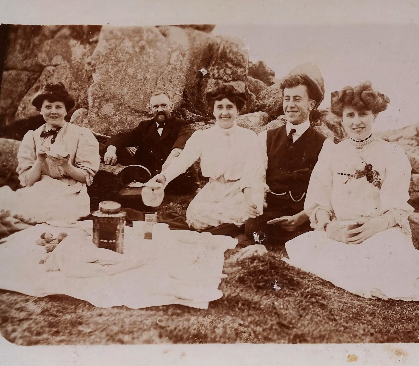 Repair fading scratches and dust in an old photo